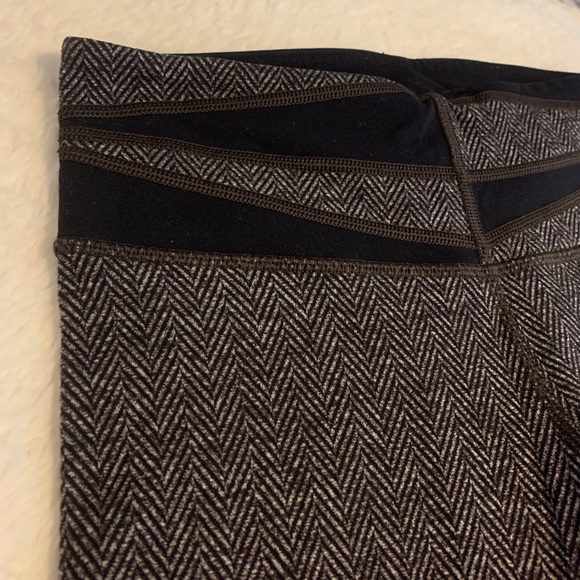 Lulu Leggings - Picture 2 of 3